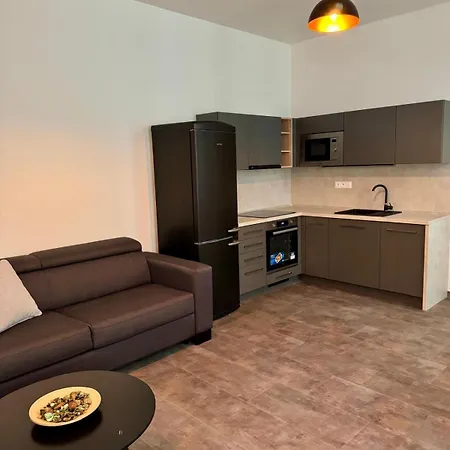 Pearl Bee Deluxe Apartment