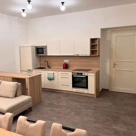 Apartment Pearl Bee Deluxe Plzen