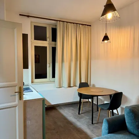 Pearl Bee Deluxe Apartament Pilzno