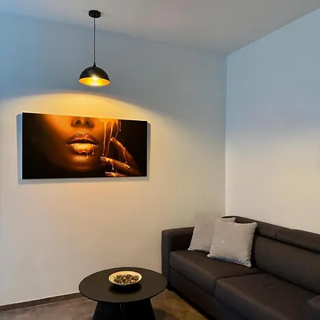 Pearl Bee Deluxe Apartament Pilzno